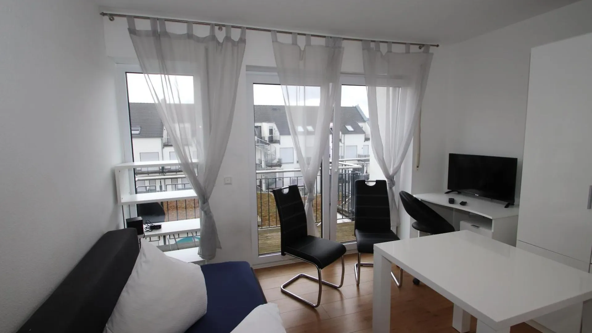 Apartments-Wohnungen Direkt In Aschaffenburg 0*,